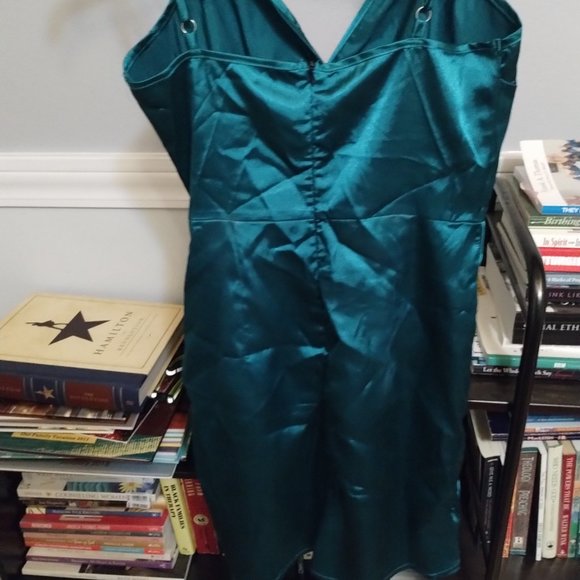 3 set shein silk short dresses - Picture 2 of 6